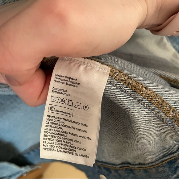 OPEN TO OFFERS H&M Light Blue Denim Jacket - Picture 5 of 7
